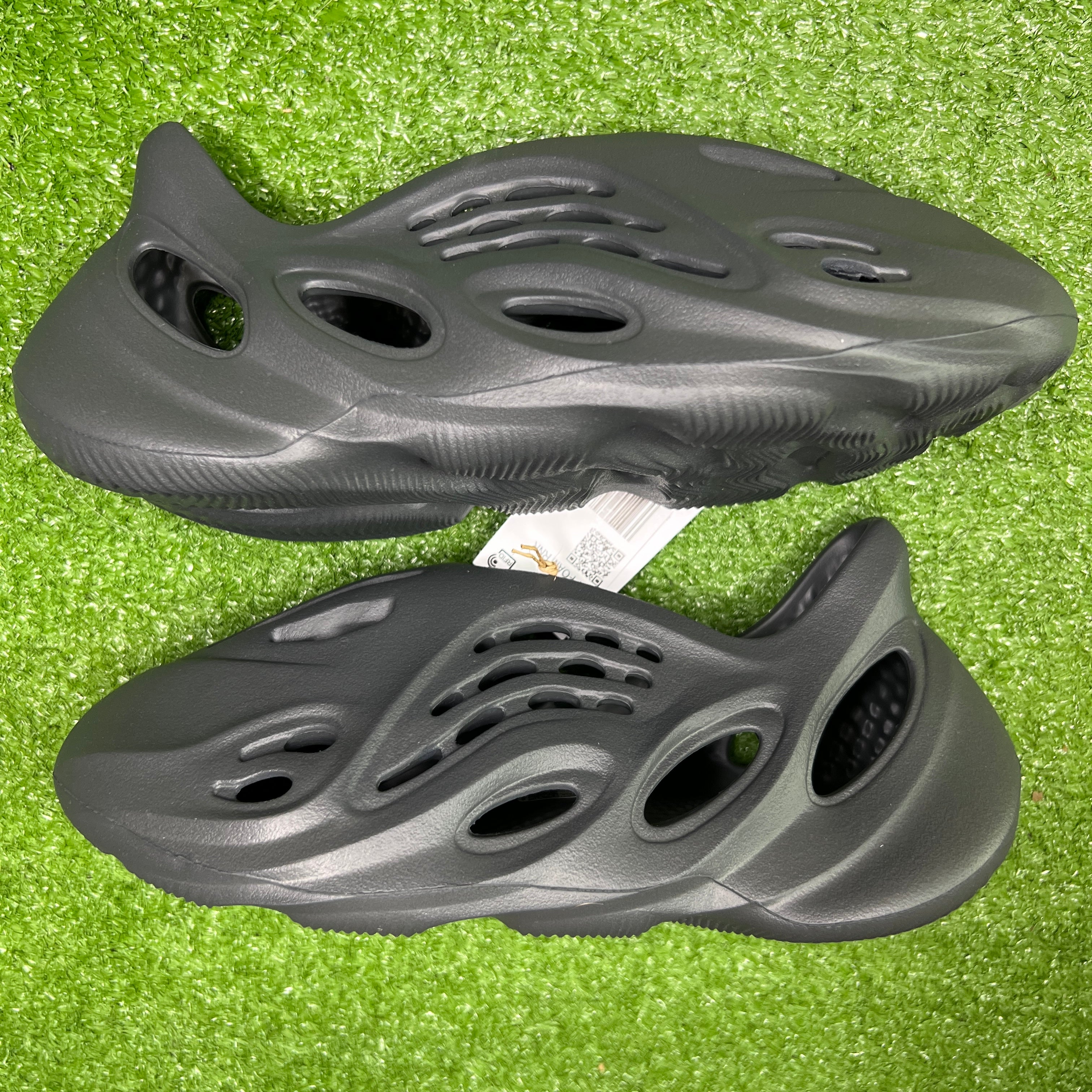 adidas Yeezy Foam Runner “Carbon” – Glorified Kicks