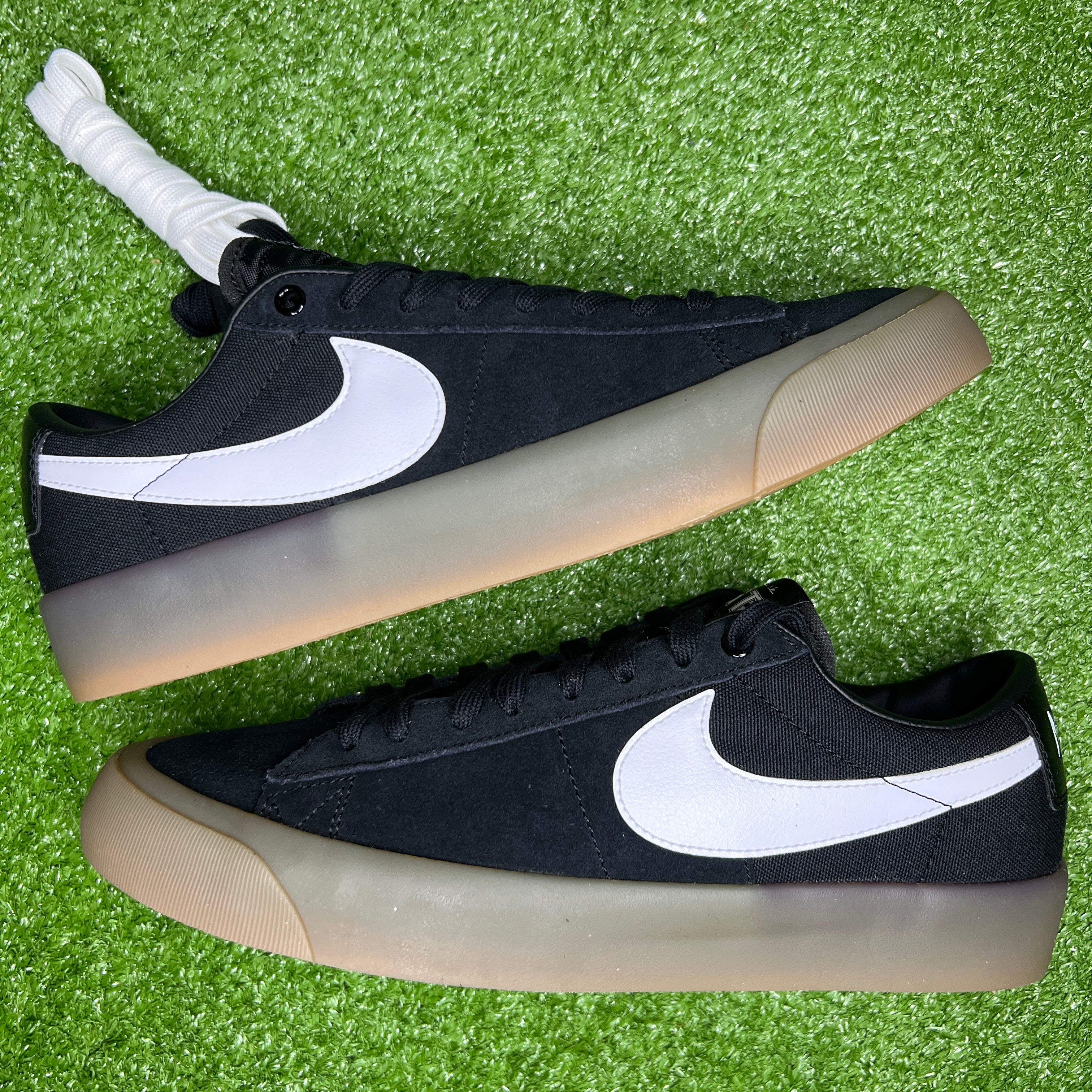 Sb blazer low black gum clearance sole